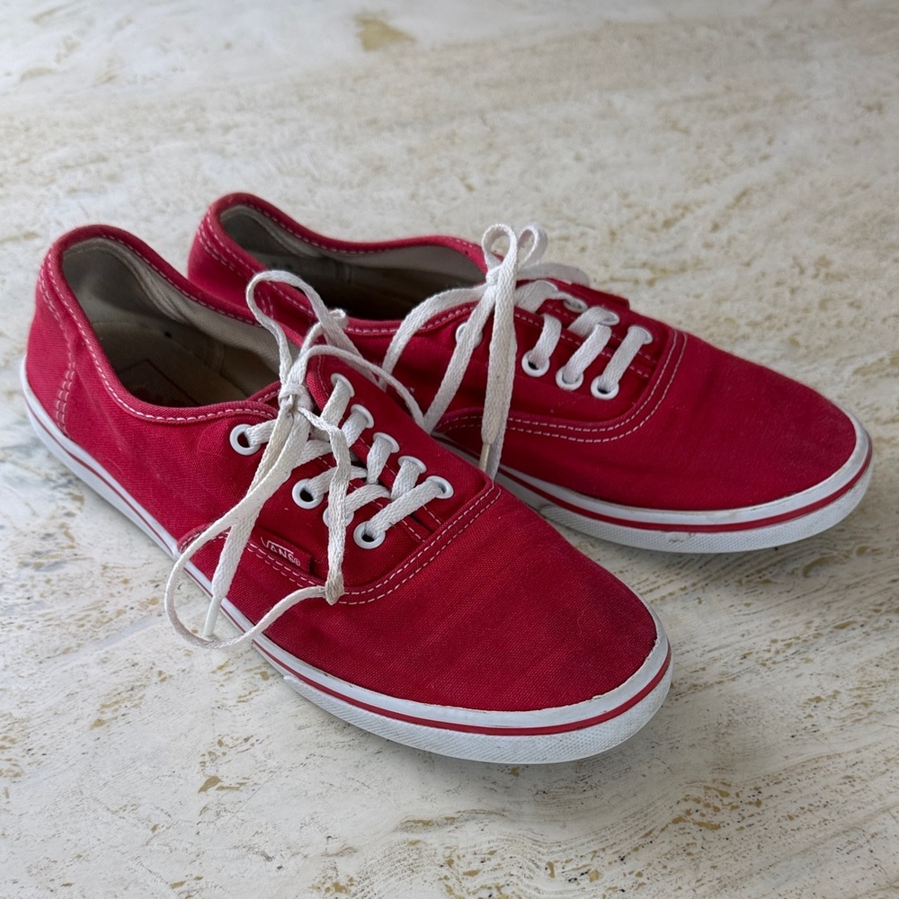 VANS red sneakers men’s 5 / women’s 6.5